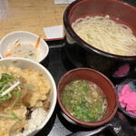 Kamaage Udon Hatsutomi - ■とり天丼定食うどん大盛¥1,080