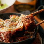 牛ザブトンのトマトチーズ焼