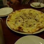 モンドール - ゴルゴンゾーラチーズときのこのピザ１５９０円