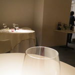 ライラ - スタイリッシュな店内3