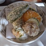 いばらき食彩香寿亭 - 天ぷら（手前の丸いのは栗♪）