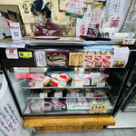 栃生梅竹 - ◎先ずはお店で鯖寿司を購入し、隣りのイートインで待機。