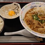 地鶏と手作り餃子が旨い店 一 - すき焼きラーメン定食750円