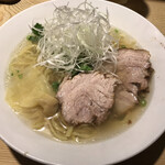 塩らー麺 本丸亭 横浜店 - 本丸塩らー麺 + 白髪ネギトッピング
