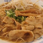 地鶏と手作り餃子が旨い店 一 - すき焼きラーメン