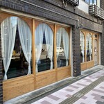 茶室 小雨 - シックな雰囲気の店舗外観