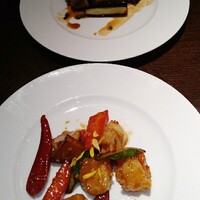 THE CONDER HOUSE - メイン、海老と季節野菜の甘酢炒め、油淋鶏