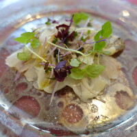 リストランテ アクアパッツァ - 炙り太刀魚のカルパッチョあさりのソース