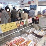 ちこり村 - バスが来るとすごい人です