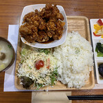 HERMITAGE - 2022/12/09
                        本日のランチ ヤンニョムチキン カボチャプリン 950円
                        ✴︎ライス大盛り、味噌汁お代わり可