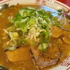 Kiyochan - 中華そば【広島醤油豚骨ラーメン】(税込800円)
                豚骨スープらしいが醤油が入って白色ではなく褐色、少しトロッとした感じです。
                博多ラーメンほど細くないストレート麺、コシがあり食べ応えがあります。