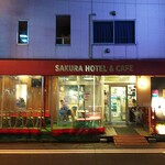 サクラカフェ神保町 - 夜の店の外観