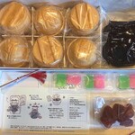 お持ち帰り　黒ゴマココナッツ餡の釜飯最中　一箱（6個入り）