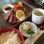 アザリア - ステーキランチ  1580円