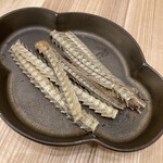 うなぎの中庄 - 骨せんべい。