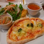 雪詩慕雲 - ワンプレートランチ、本日はハーフピッツア。