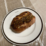 Pane Ho Maretta - 鶏肉のコンフィ×サトナカカリードッグ ¥390