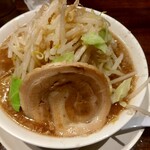 雷神ラーメン - ガツ盛りラーメン