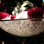 ラトリエ ドゥ ジョエル・ロブション - このオブジェがサーヴするときに邪魔そうだった