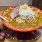 麺場 力皇 - グルーっと回して写真を撮ります