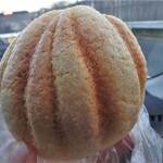 パン工房　pomme - 料理写真:メロンパン¥170