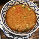 ムアンタイ - ランチメニュー「特製賄いカレー スープ＆デザート付きセット」(1320円)のトムヤムスープ