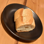 シュマッツ・ビア・ダイニング - ランチ付属のパン２０２２年１２月