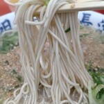 元祖ラーメン長浜家 - リフティング…ちゃう…リフト♪