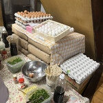 須崎食料品店 - ネギ、生姜、卵、出汁などの投入場所です