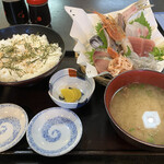 Dommu Su - 海鮮丼