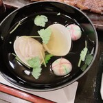 炭焼うな富士 - お吸い物は蛤汁です