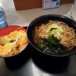 名代 富士そば - 親子丼＆温蕎麦