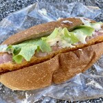 てるパン - 「特選海老カツ」350円也。