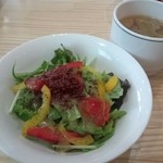 クチナーレ - ランチセットのサラダとスープ