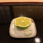 山玄茶 - 見ていただきたい酢橘。種を除いて下さり丁寧に皮にカットが。これぞ山玄茶のおもてなし♡