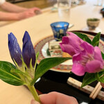 山玄茶 - 秋を感じる竜胆(りんどう)の花言葉は「あなたの悲しみに寄り添う」です♡