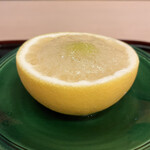 山玄茶 - もう何度もお伺いしていますか感動的だった水菓子(グレープフルーツとシャインマスカットの美しき融合！)果物をただ切って出すオマケ的なデザートが多いのに大将の繊細さが伝わります。