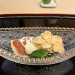 山玄茶 - 無花果と白胡麻はあう〜(๑>؂<๑)アーモンドの衣揚げも美味しくてまるでアミューズのよう♡