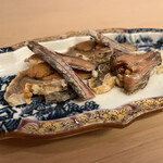 山玄茶 - 滋賀県の郷土料理「鮒寿司」グロテスクな見た目ですがオスもメスも美味なのでチーズがお好きな方は是非！