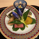 山玄茶 - 名物の八寸。目と舌と心で季節を感じます。さつまいものシナモンがけ、サーモンの南蛮漬け、蛸の柔らか煮など♡