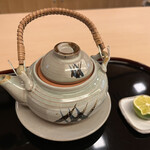 山玄茶 - 秋の始まりを感じさせる土瓶蒸し。