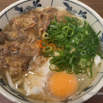 Aji Yoshi - 肉玉うどん ¥570- 麺が細いですね (2022/12/08)