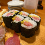 Sushi Izakaya Yataizushi - とろたく巻