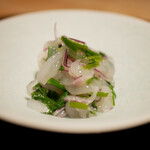 膳処末富 - むちっとした白海老の身から透明な甘さが招き入れやすく、さっぱりした味わいで肉々しいヒレ肉を見事にリセットします。