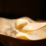 膳処末富 - 白子のクリーミーなほどけからねっとり旨みを伝え、コーンの甘みがしっかり味わいを膨らませる！ 後味に残るようなコクがいきなり美味い先付け。