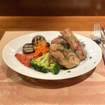 TRATTORIA IL Paladino - ・お肉 3種類の盛り合わせ 豚タン、仔羊、鶏肉 4,000円/税込