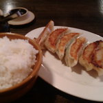 ネヂ餃子食堂　３色餃子定食（餃子とライス）