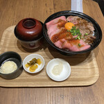 ローストビーフとステーキ YOSHIMI - 黒毛牛ステーキとローストビーフ丼(大盛)