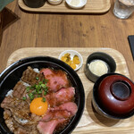 ローストビーフとステーキ YOSHIMI - 北海道産牛カルビとローストビーフ丼