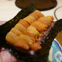 横浜 うしみつ - 和牛の雲丹ユッケドッグ